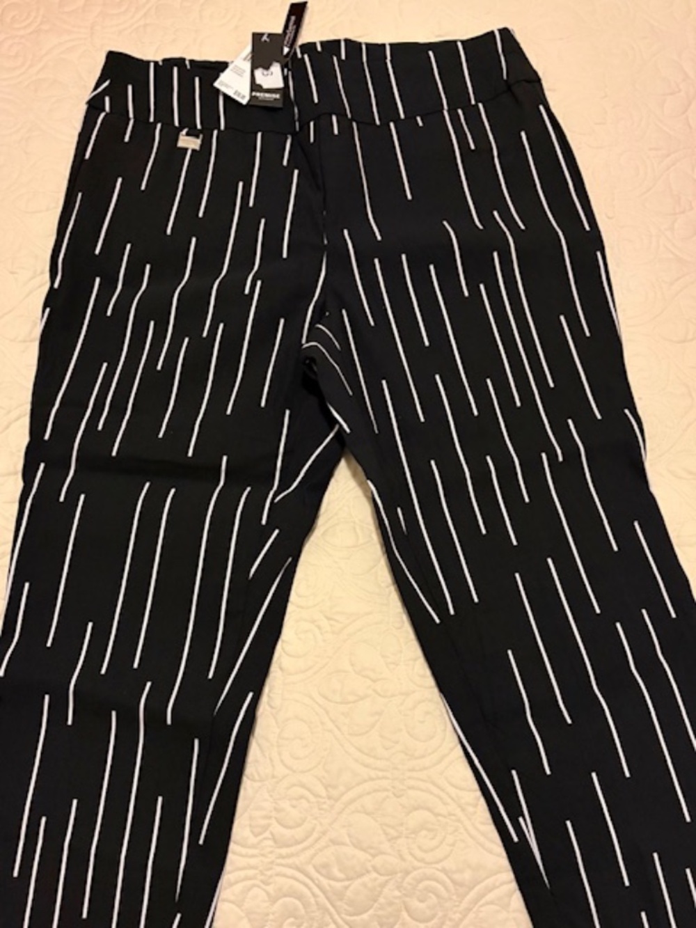 Premise Studio Tummy Control Women’s BLack Capri Pants Size L Rayon Spandex NWT
